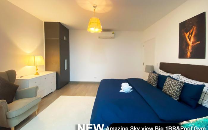 Amazing big 1BR Sky View Century Spire Makati 4709