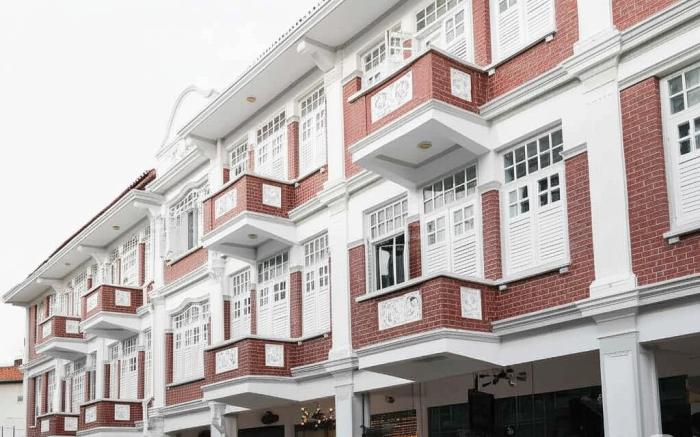 A Hotel Chinatown, Stay from 8PM to 9AM