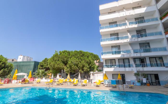 Ponz Hotel