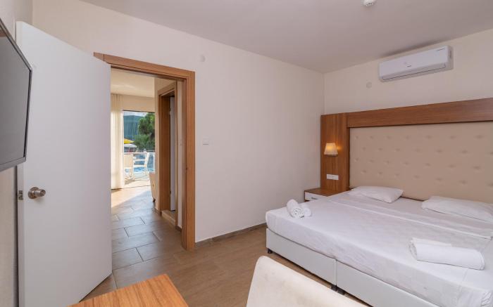 Ponz Hotel