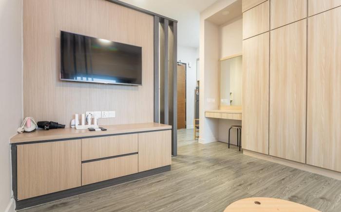 Imperio A2213A 3pax with Bathtub Free Wifi Parking