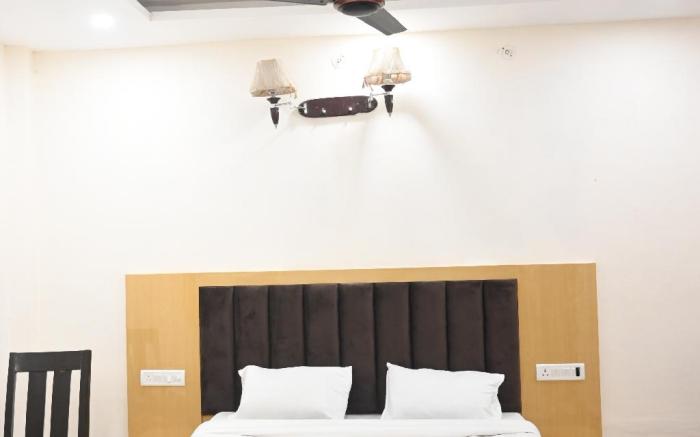 Hotel Krishna Deluxe 
