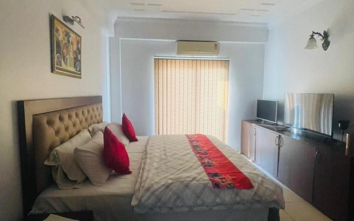 Townmanor Luxury Room, Sector 137 Noida