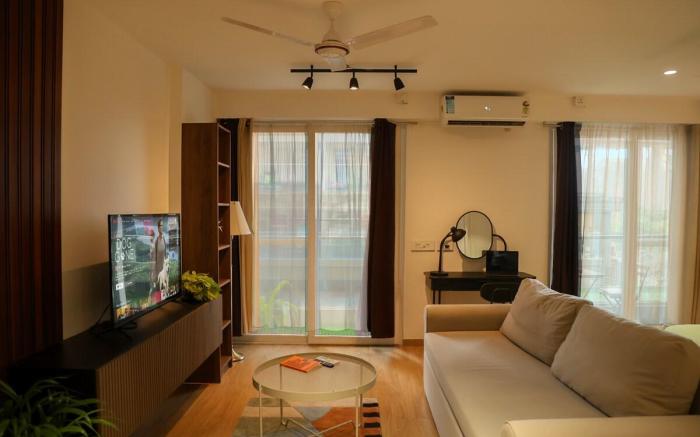 Airport Runway View from terrace|Coffee Maker|Luxe