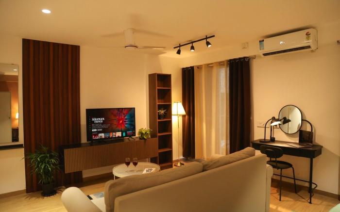 Airport Runway View from terrace|Coffee Maker|Luxe