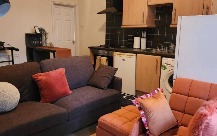 Charming Victorian Apartment in Central Wolverhampton