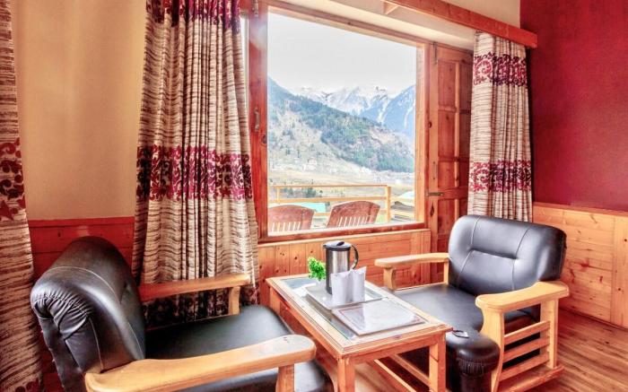 The Applewood Cottage -Manali | 8BR By Homeyhuts