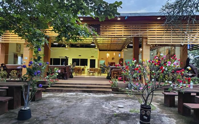 โรงแรมราชิกาแกรนด์&สวนคาเฟ่