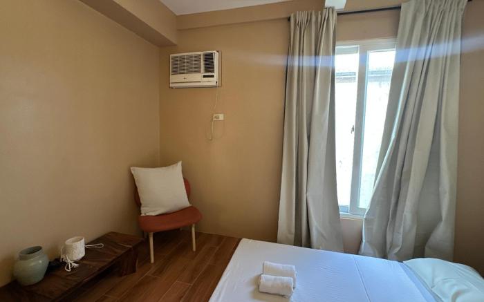 Centrally located cozy two bedroom apartment 