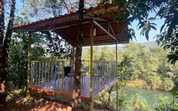 Desai's Mango Retreat