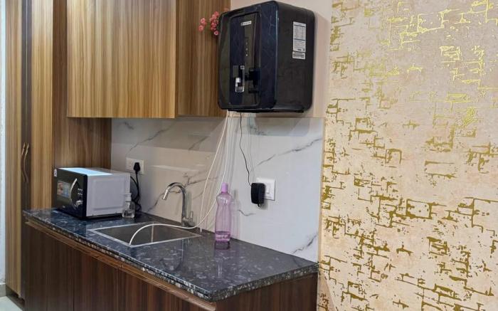 Studio Apartment with Work Desk