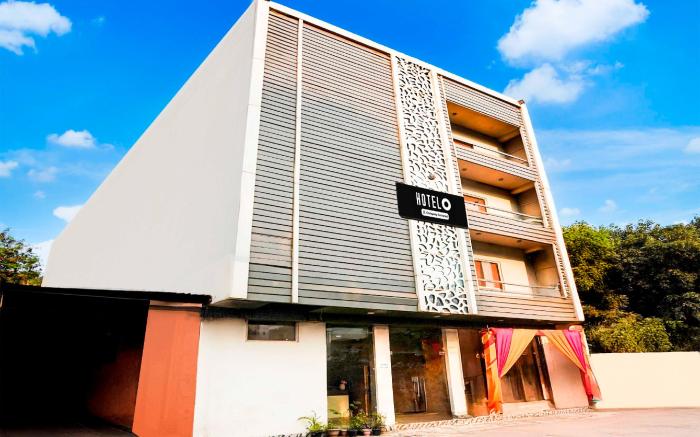 Hotel O Dallupura Road Noida