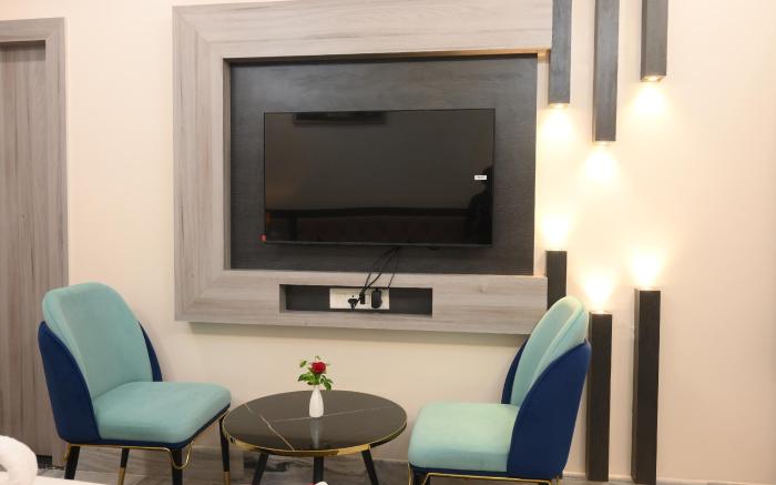 Hotel Kashi Crown