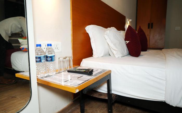 Hotel Diamond Tree At CR Park