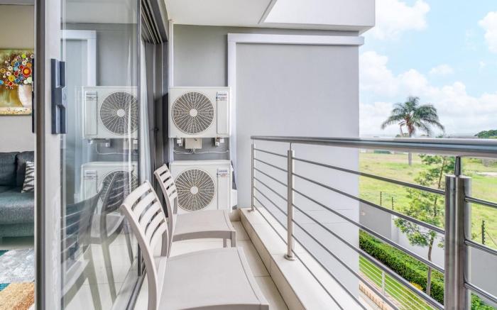 Chic 2-Bedroom Stay w/ Pool & Fast WiFi| Bryanston