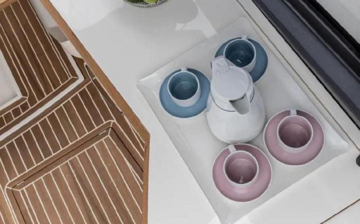 Yacht 55′VIP|Sleep on the Sea Below Mount Vesuvius