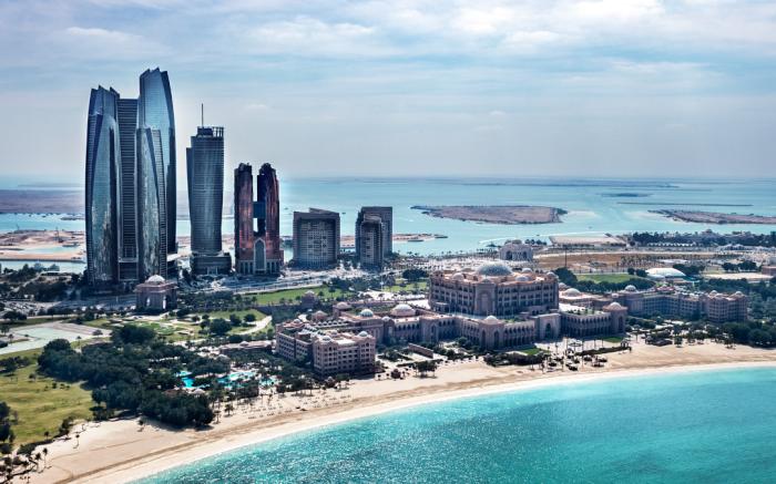 Private Abu Dhabi Island Hopping and Camping