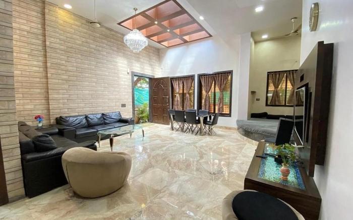 Aftab villa khandala