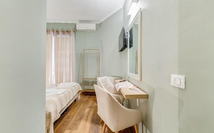 1 JMartins deluxe room near Trevi Fountain