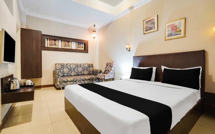 Hotel O Mansarovar Near Metro Station