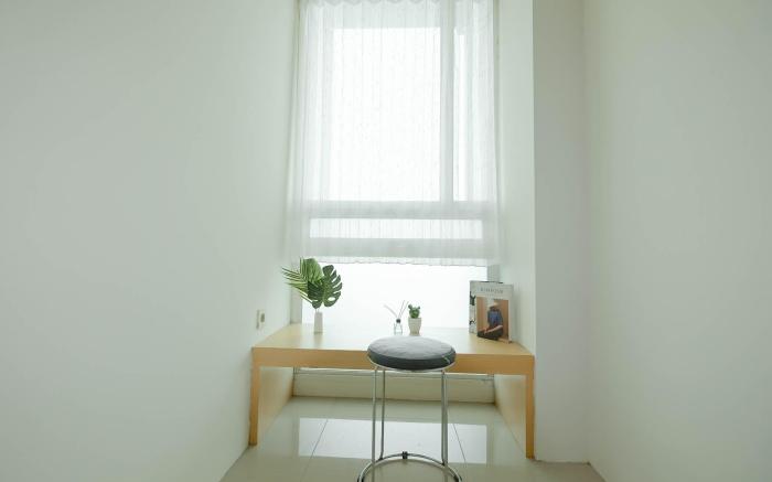 Good Location 2BR Woodland Park Apt By Travelio