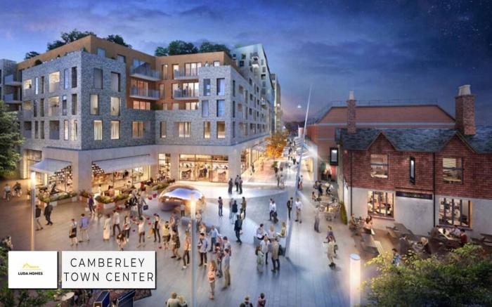 Camberley/ Sleeps 8 / Next to Hospital w/ Parking