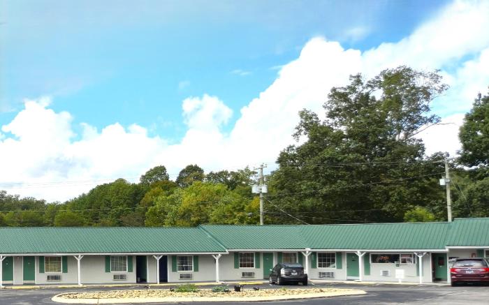 Holiday Motel by Belvilla Cleveland, TN