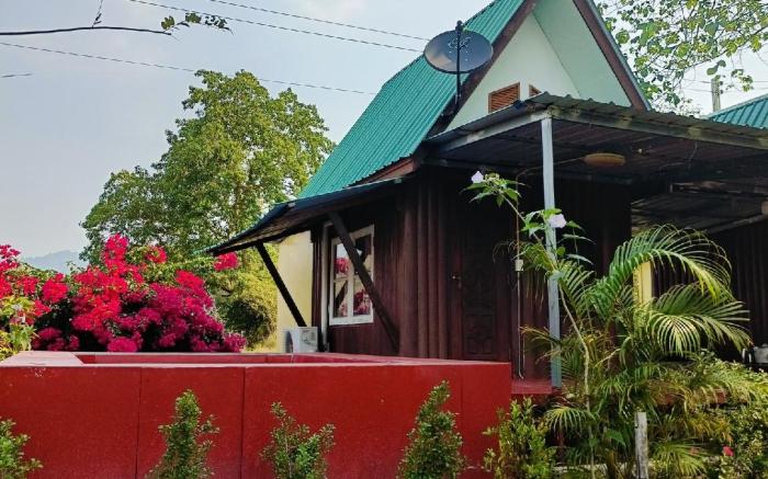 ลานชมภู พักบ้าน กางเต้นท์  ชะอม แก่งคอย จ.สระบุรี