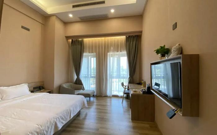 Qingnian Yangguang Hotel - Quanzhou Puxi Wanda LingSHOW Plaza