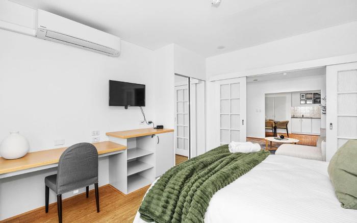 Newly Renovated 1BDR in the CBD