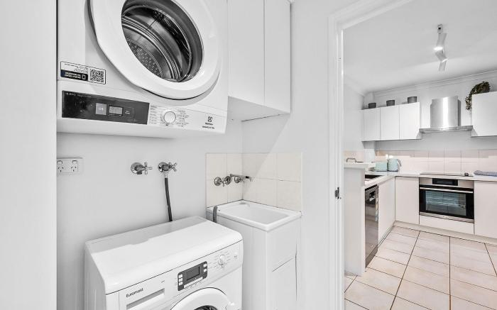 Bespoke East Perth - Sleeps 2 - Superior WiFi