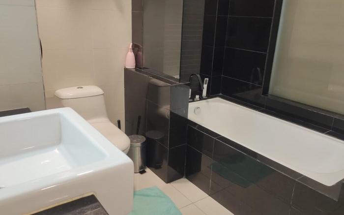 Suit Unit in Dua Sentral