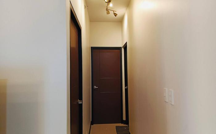 Modern  Spacious 2BR 68 sqm Condo in Manhattan Heights Pool View