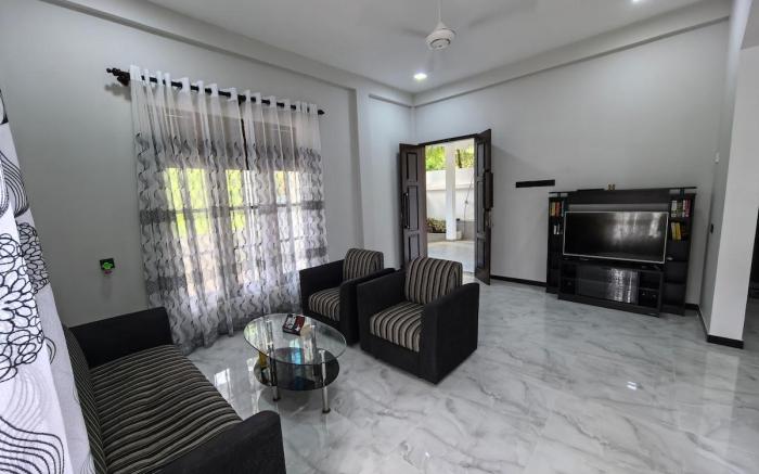 Thalassa Retreat | 5 Min to Beach | Garden | WiFi