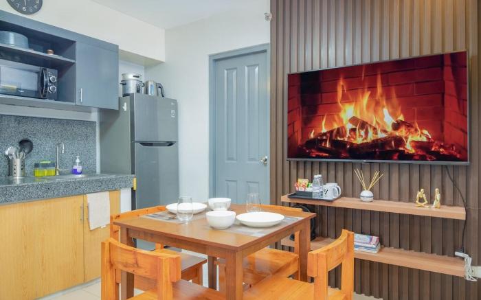 Cozy 2BR Condo • Heart of Downtown