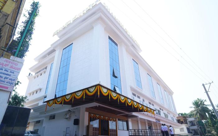 Shambhavi Hotel And Convention Centre