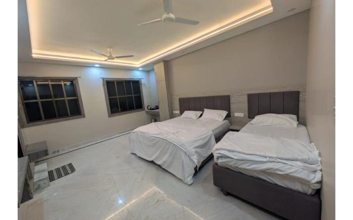 Haritwal Guest House(near kashi vishwanath temple)