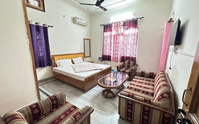 SRI RAM GUEST HOUSE  ( HOME STAY )