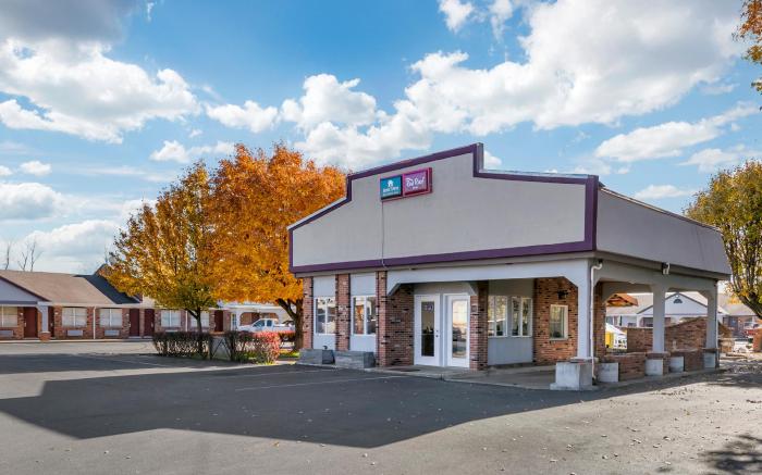 HomeTowne Studios Georgetown, KY