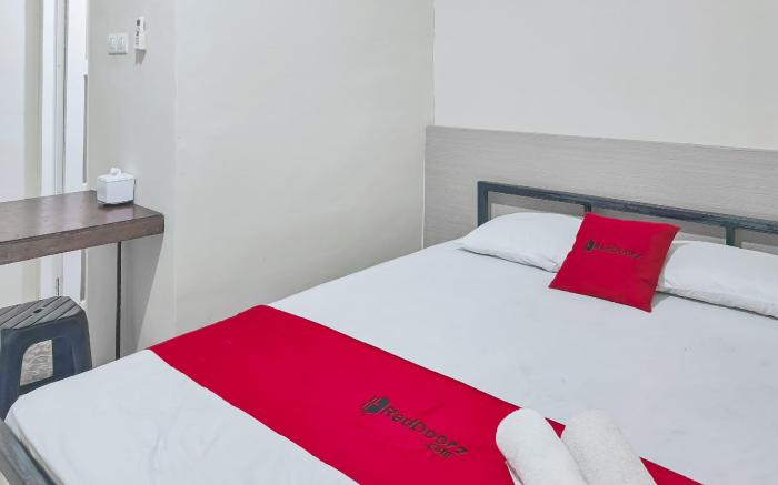 RedDoorz @ Guest House A2 Near Rita Mall Tegal