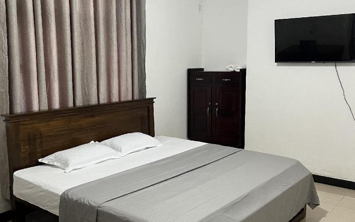 Super King Bed with Attached Bathroom