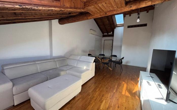 Loft mansardato sullo skyline di Bergamo