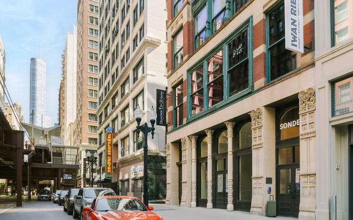 Sonder Jewelers Row Apartments Millenium Park