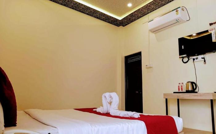 The Anandvan Palace- 300 meter harishchandra Ghat