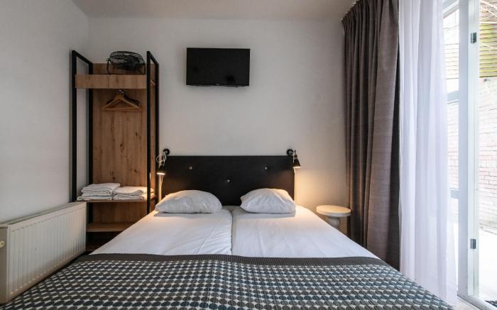 Acostar Hotel