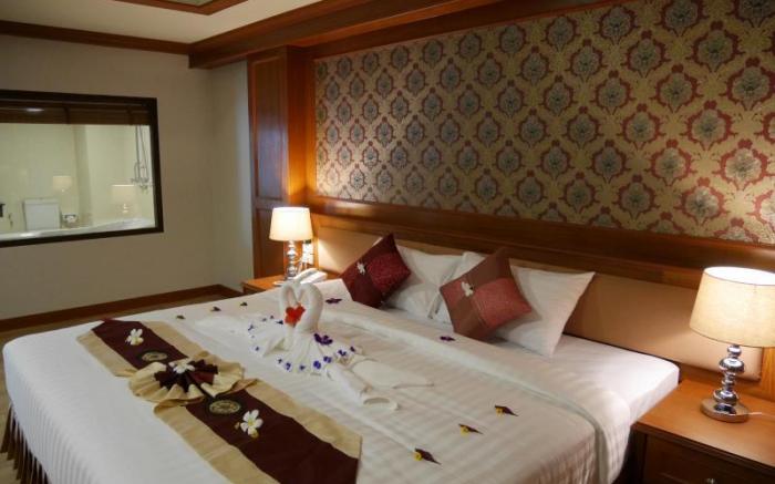 The Sunset Beach Resort Kho Khao Island