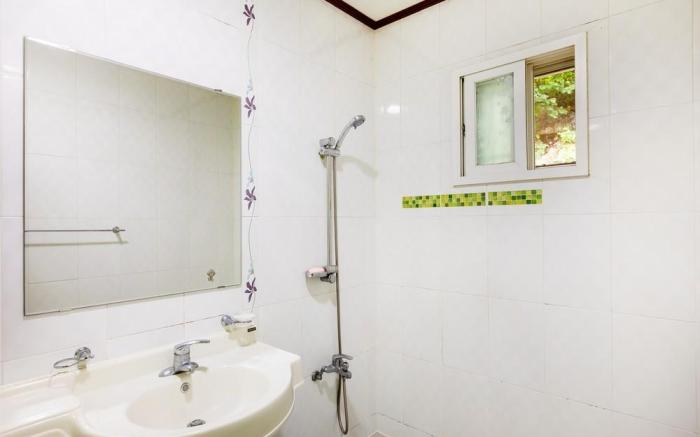 Woohyang Gallery Pension