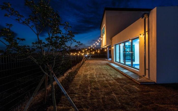 Jeju Iolle Kids Pool Villa