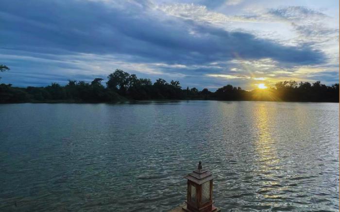 Baanrimnam Resort Lopburi