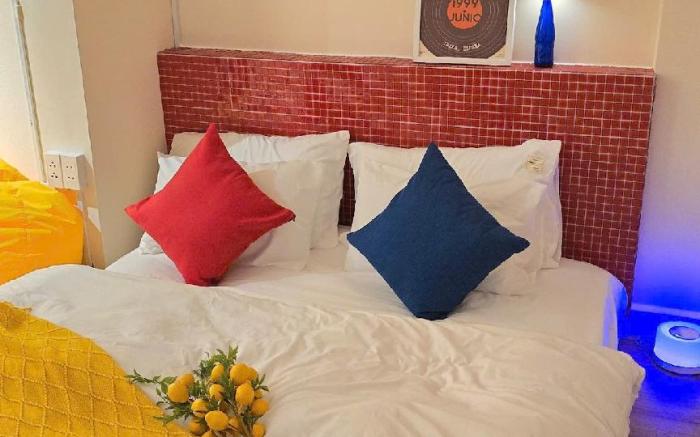Êm Ái - Color splash, sleek, fun Z stay!